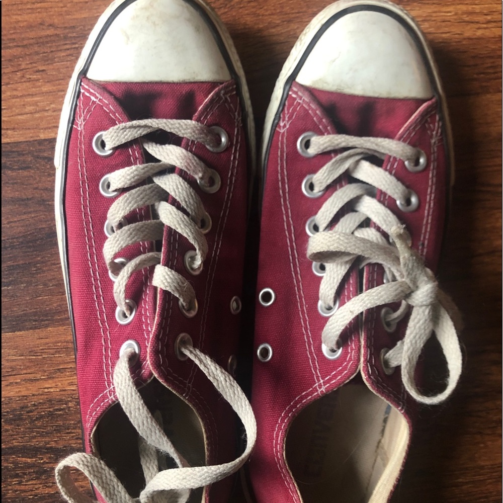 Maroon converse